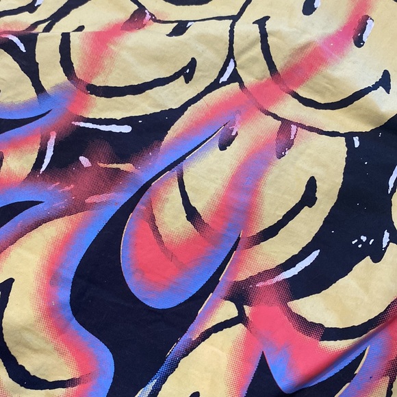 Chinatown Market Smiley Flame Shorts - Picture 3 of 6